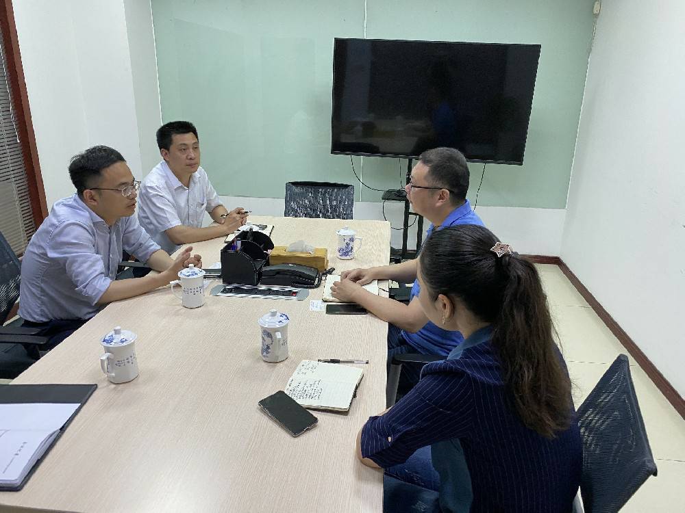 无锡市工信局领导来开云app官方官网-开云(中国)科技开展“三联三解”活动